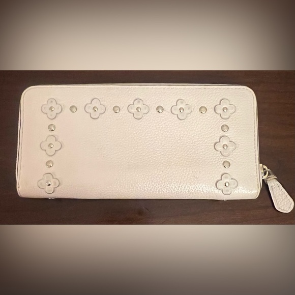 Sold - Picture 2 of 3